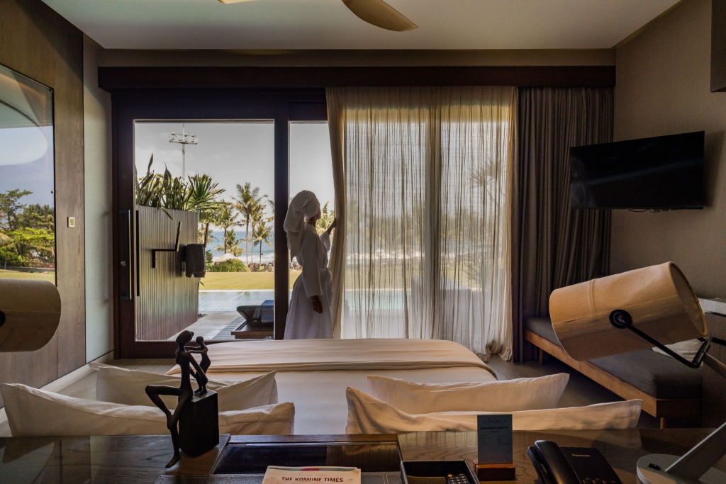 Hotel room with own pool