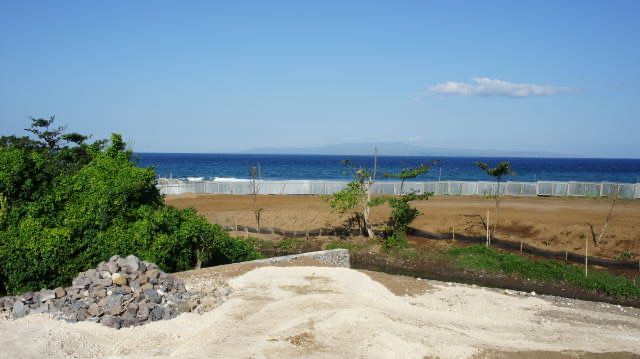 The cleared beachfront site at Keramas before Hotel Komune was built, looking out to the Bali Sea